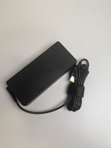 Napajalnik za prenosnik Lenovo 135w (Square pin)